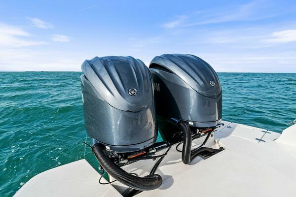 29ft Regal Yacht For Sale