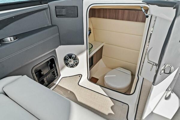 29ft Regal Yacht For Sale