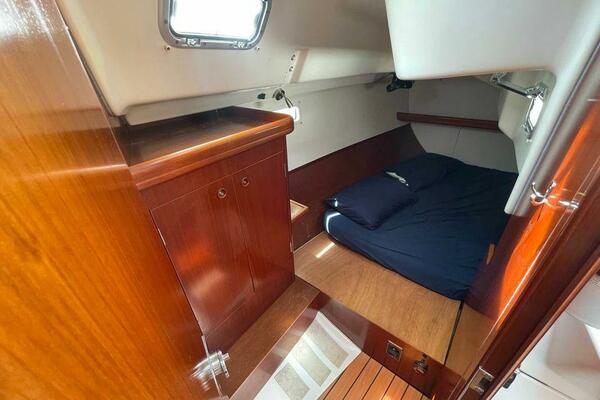 Juliana 33ft Beneteau Yacht For Sale