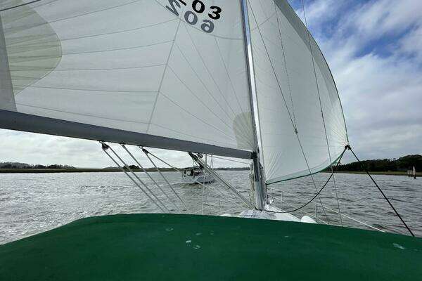 Photo of the 2002 Beneteau 331 "Juliana"