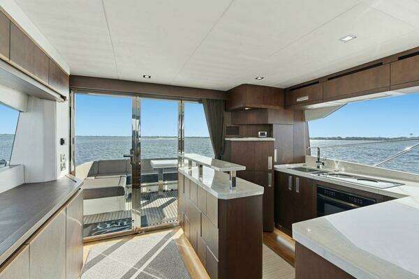 Galeon 560 Sky Yacht For Sale