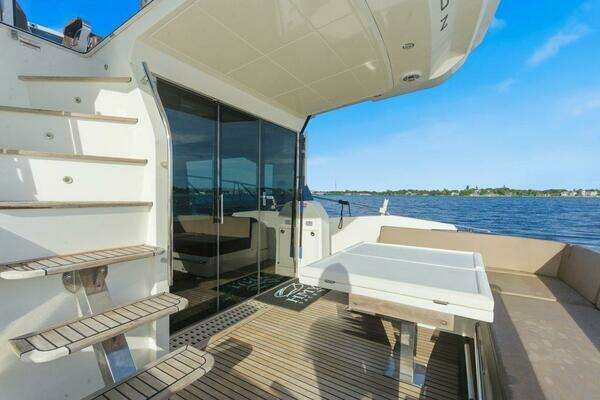 Galeon 560 Sky Yacht For Sale