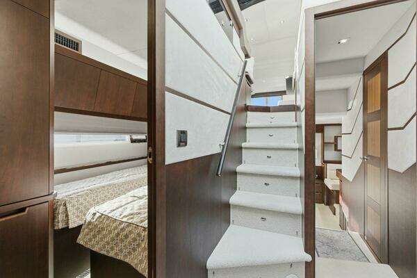 Galeon 560 Sky Yacht For Sale