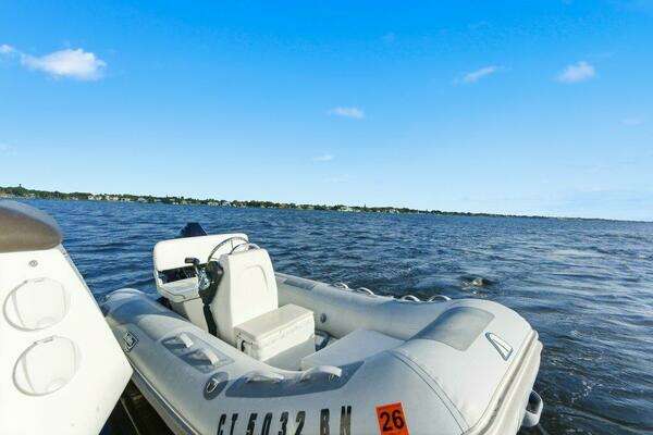 Galeon 560 Sky Yacht For Sale