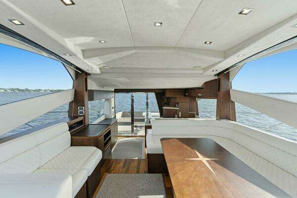 Galeon 560 Sky Yacht For Sale