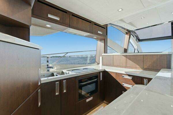 Galeon 560 Sky Yacht For Sale