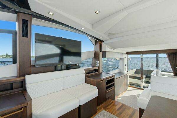 Galeon 560 Sky Yacht For Sale