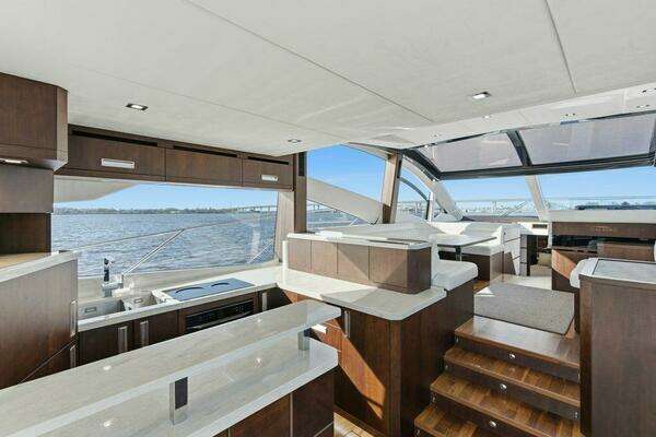 Galeon 560 Sky Yacht For Sale