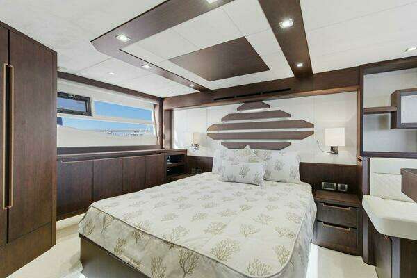 Galeon 560 Sky Yacht For Sale