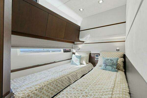 Galeon 560 Sky Yacht For Sale