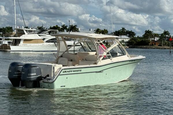 30ft Grady White Yacht For Sale