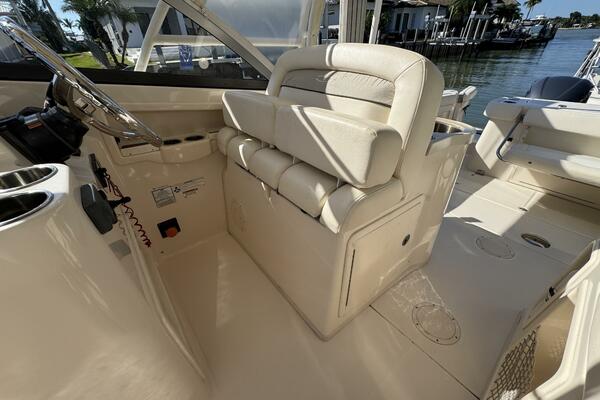 30ft Grady White Yacht For Sale