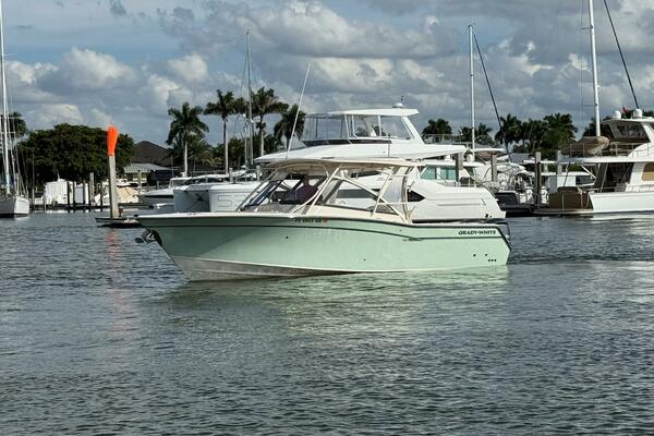 30ft Grady White Yacht For Sale