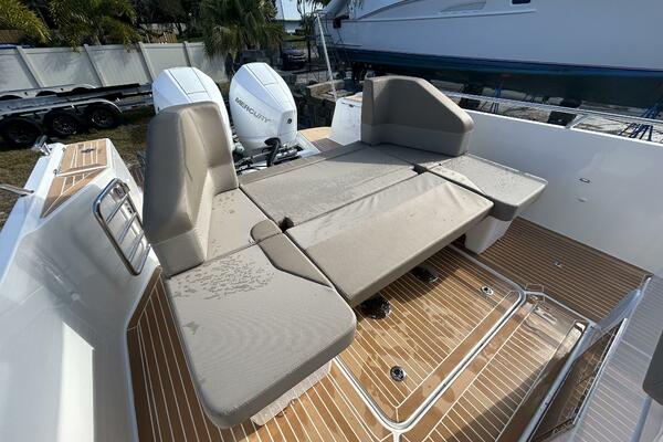 30ft Nimbus Yacht For Sale