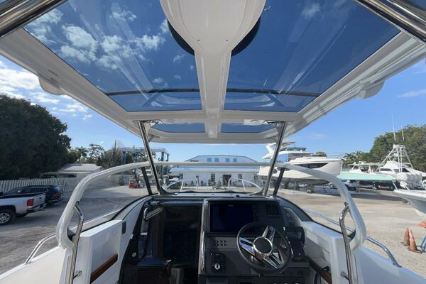 30ft Nimbus Yacht For Sale