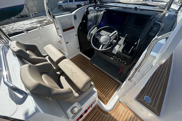 30ft Nimbus Yacht For Sale