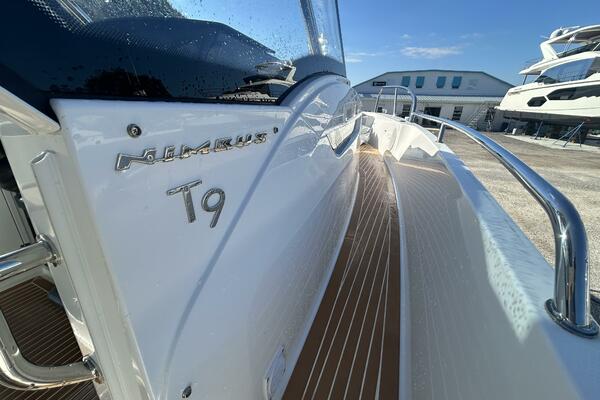 30ft Nimbus Yacht For Sale