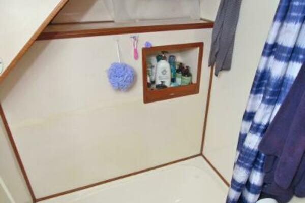 2 Wild Flings 42ft Jefferson Yacht For Sale