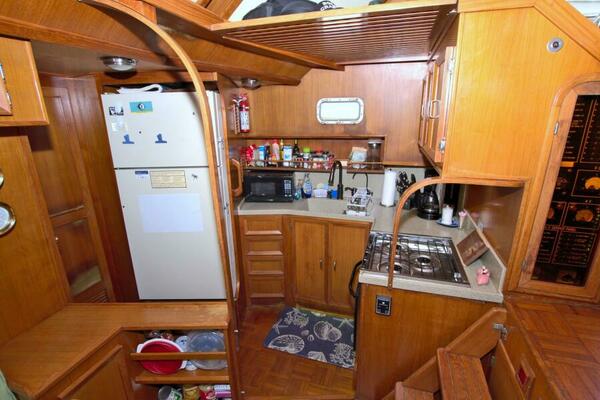 2 Wild Flings 42ft Jefferson Yacht For Sale