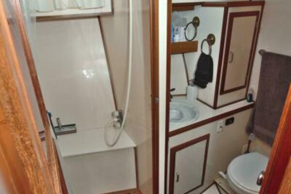 2 Wild Flings 42ft Jefferson Yacht For Sale