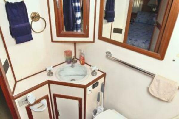 2 Wild Flings 42ft Jefferson Yacht For Sale