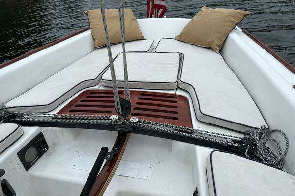 Photo of the 2008 e Sailing Yachts e33 "Imagine"