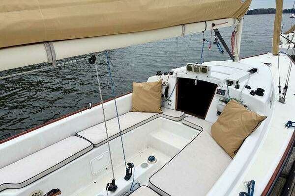 Photo of the 2008 e Sailing Yachts e33 "Imagine"