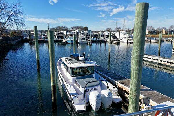 Axopar 37 Cross Cabin Yacht For Sale