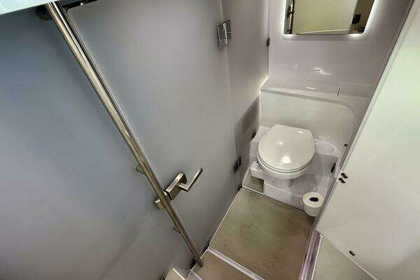 Axopar 37 Cross Cabin Yacht For Sale