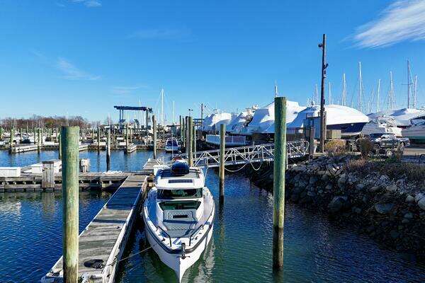 Axopar 37 Cross Cabin Yacht For Sale