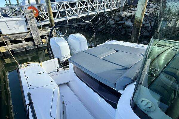 Axopar 37 Cross Cabin Yacht For Sale