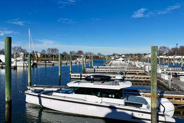 Axopar 37 Cross Cabin Yacht For Sale