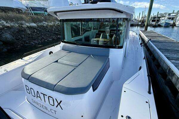 Axopar 37 Cross Cabin Yacht For Sale