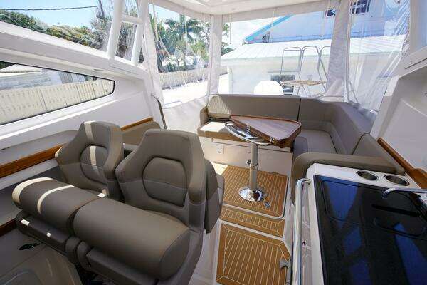 Nimbus Weekender 9 #288 Yacht For Sale