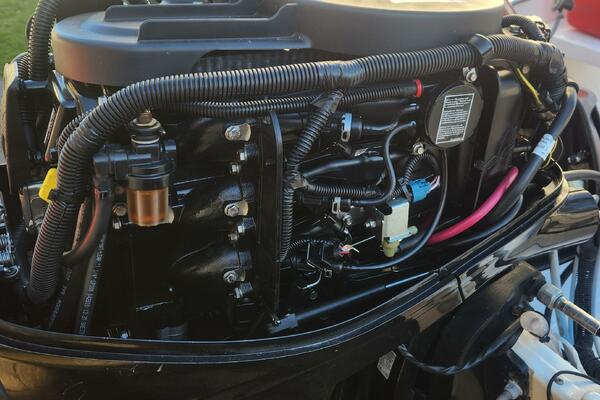 13ft Boston Whaler Yacht For Sale