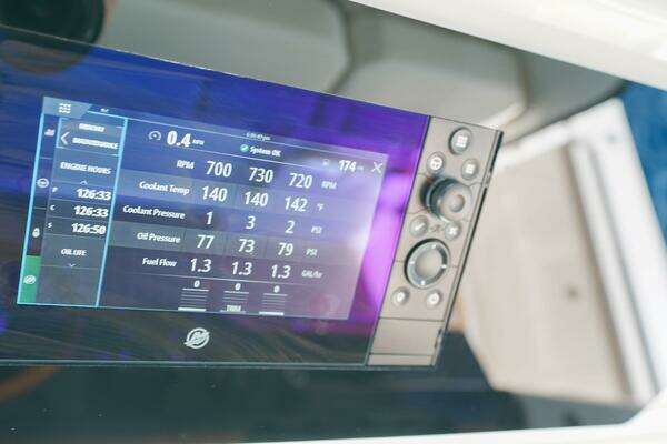 Tiara Yachts 48 LS Yacht For Sale