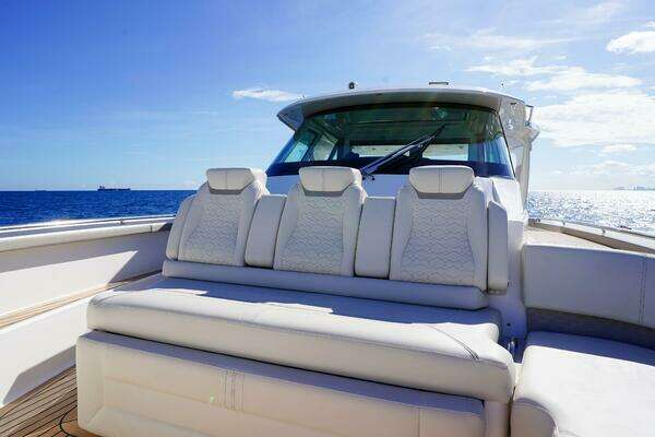 Tiara Yachts 48 LS Yacht For Sale