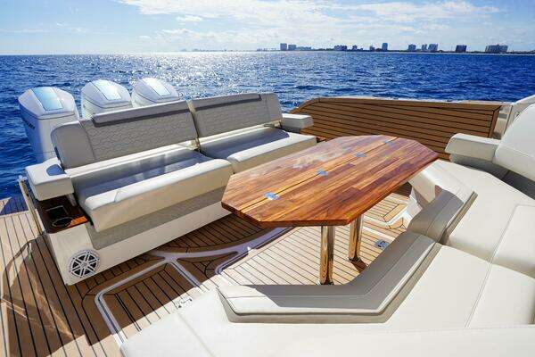 Tiara Yachts 48 LS Yacht For Sale