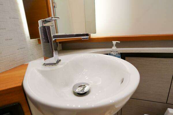 Tiara Yachts 48 LS Yacht For Sale