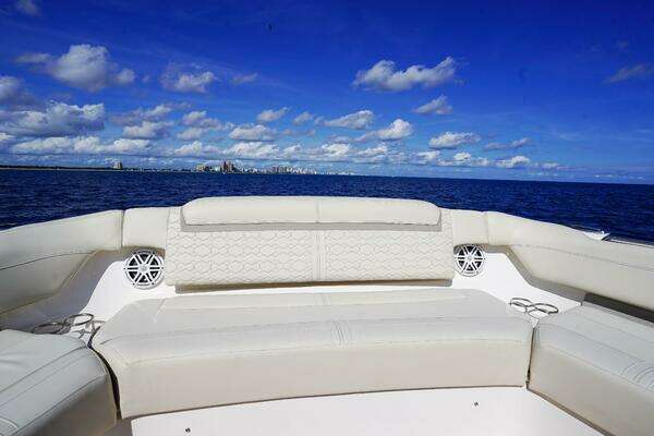 Tiara Yachts 48 LS Yacht For Sale