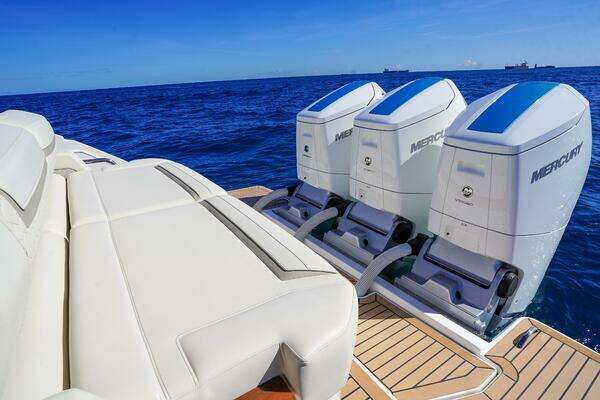 Tiara Yachts 48 LS Yacht For Sale