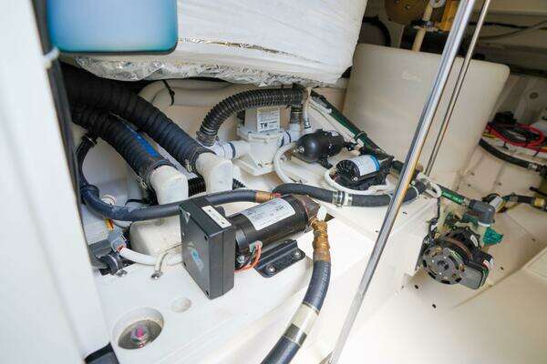 Tiara Yachts 48 LS Yacht For Sale