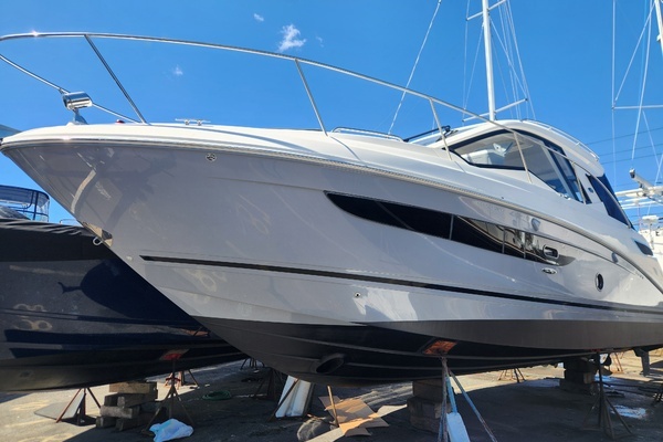 2019 Sea Ray 35