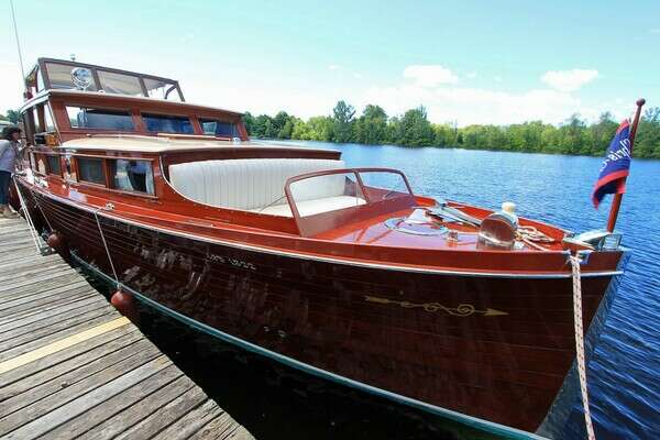 48-ft-Chris-Craft-1930--ALLEZ Montarville Quebec Canada  yacht for sale