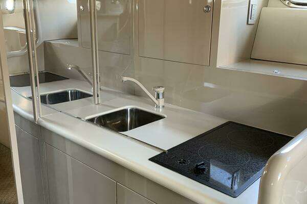 Magnum 50 Bestia Yacht For Sale