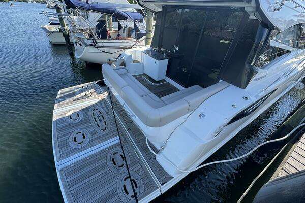 Sea Ray 470 Sundancer Yacht For Sale