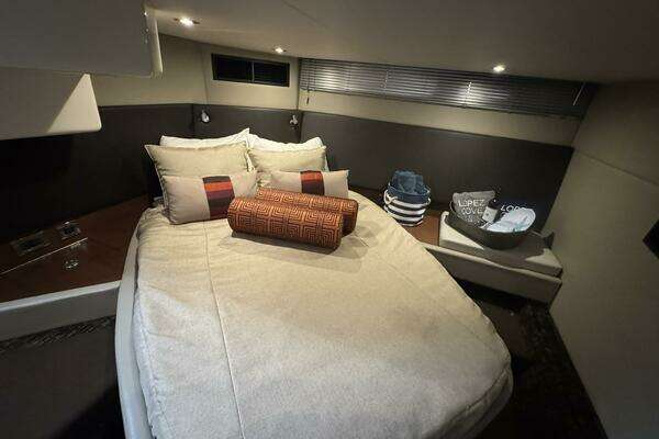 Sea Ray 470 Sundancer Yacht For Sale