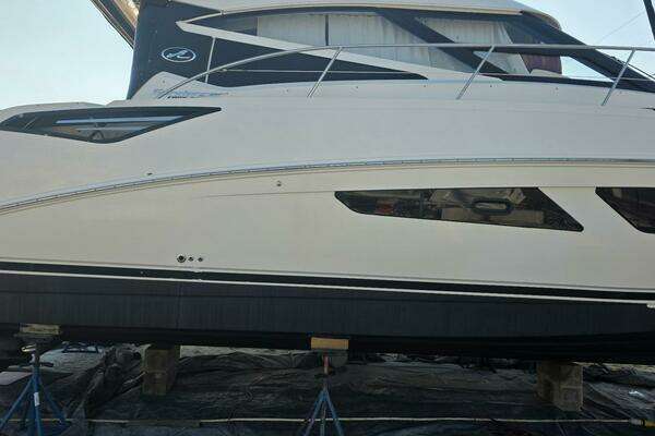 Sea Ray 470 Sundancer Yacht For Sale