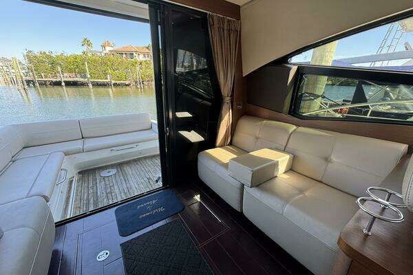 Sea Ray 470 Sundancer Yacht For Sale