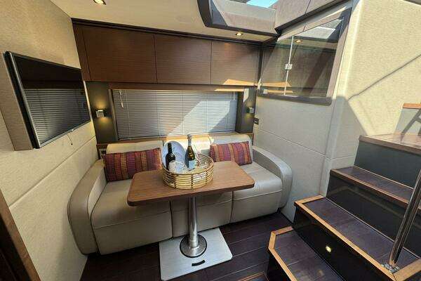 Sea Ray 470 Sundancer Yacht For Sale